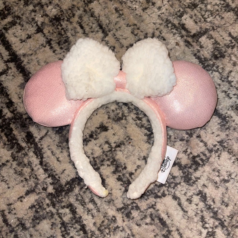 Pink Sherpa Stay Cozy Disney Parks Minnie Ears 💞